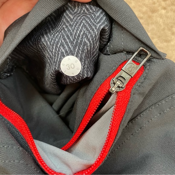 Lululemon Men’s ABC Pant Classic 33" Dark Grey Casual Pants Size 30 - Picture 9 of 16